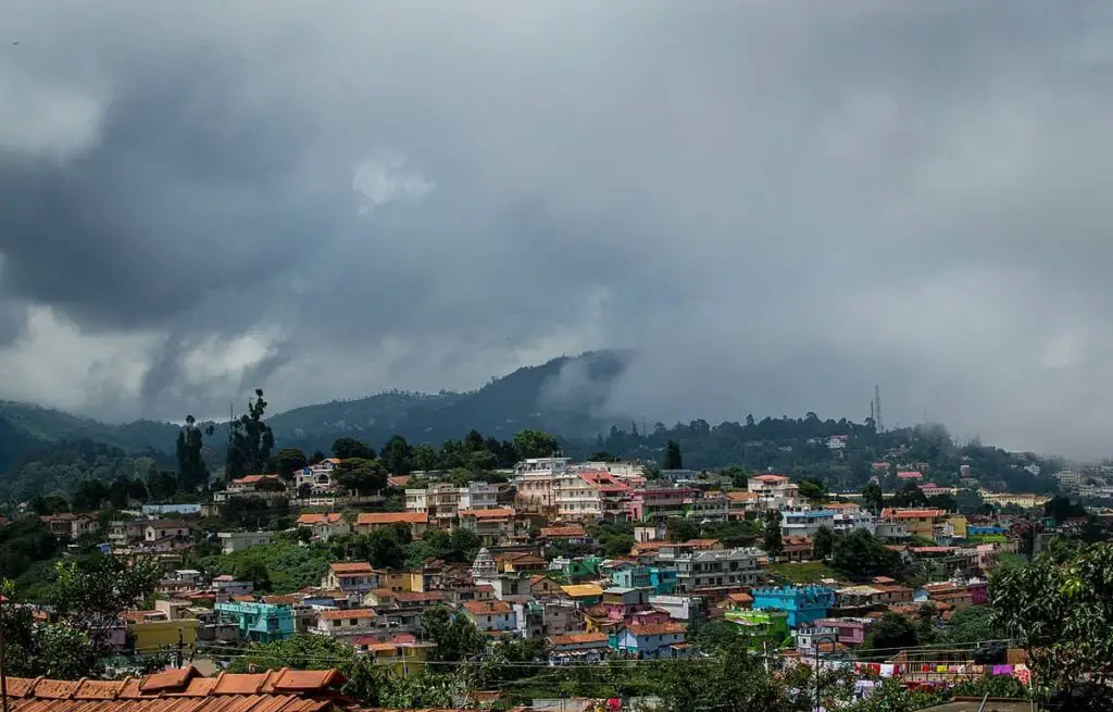 A Foggy And Cloudy Day In Coonoor 1