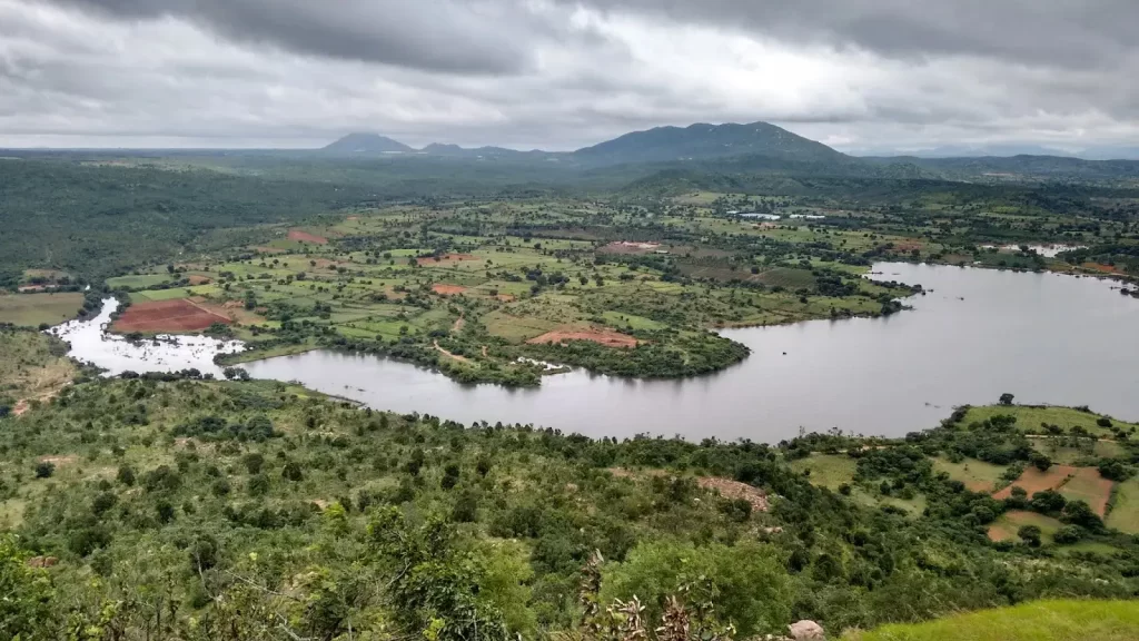 places to visit near lepakshi