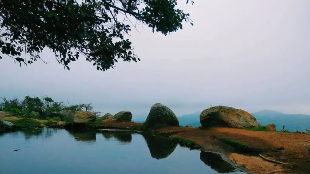 places to visit near lepakshi