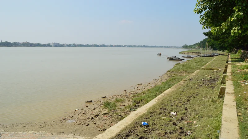 River Hooghly Nishan Ghat Barrackpore Cantonment North 24 Parganas 2012 10 21 1024